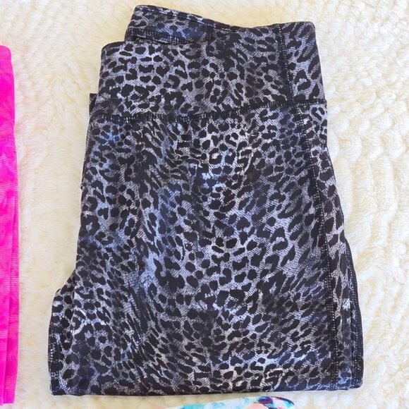 Lot of 4 Women's Leggings Capri and Cropped Champion; AVIA; RBX; Danskin Now - Picture 5 of 6